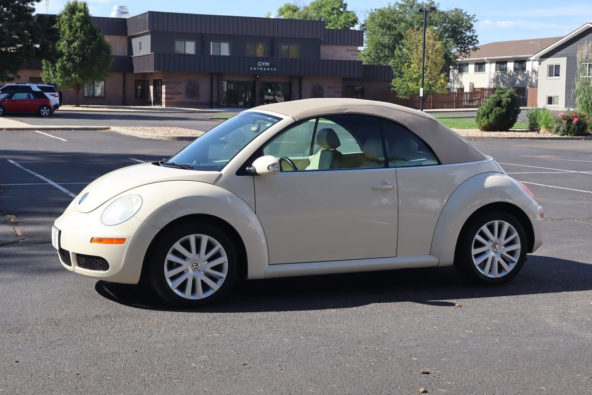 Used 2008 Volkswagen Beetle SE FWD image 23