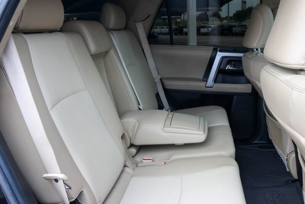 Used 2021 Toyota 4Runner SR5 Premium w/ Moonroof Package RWD image 18