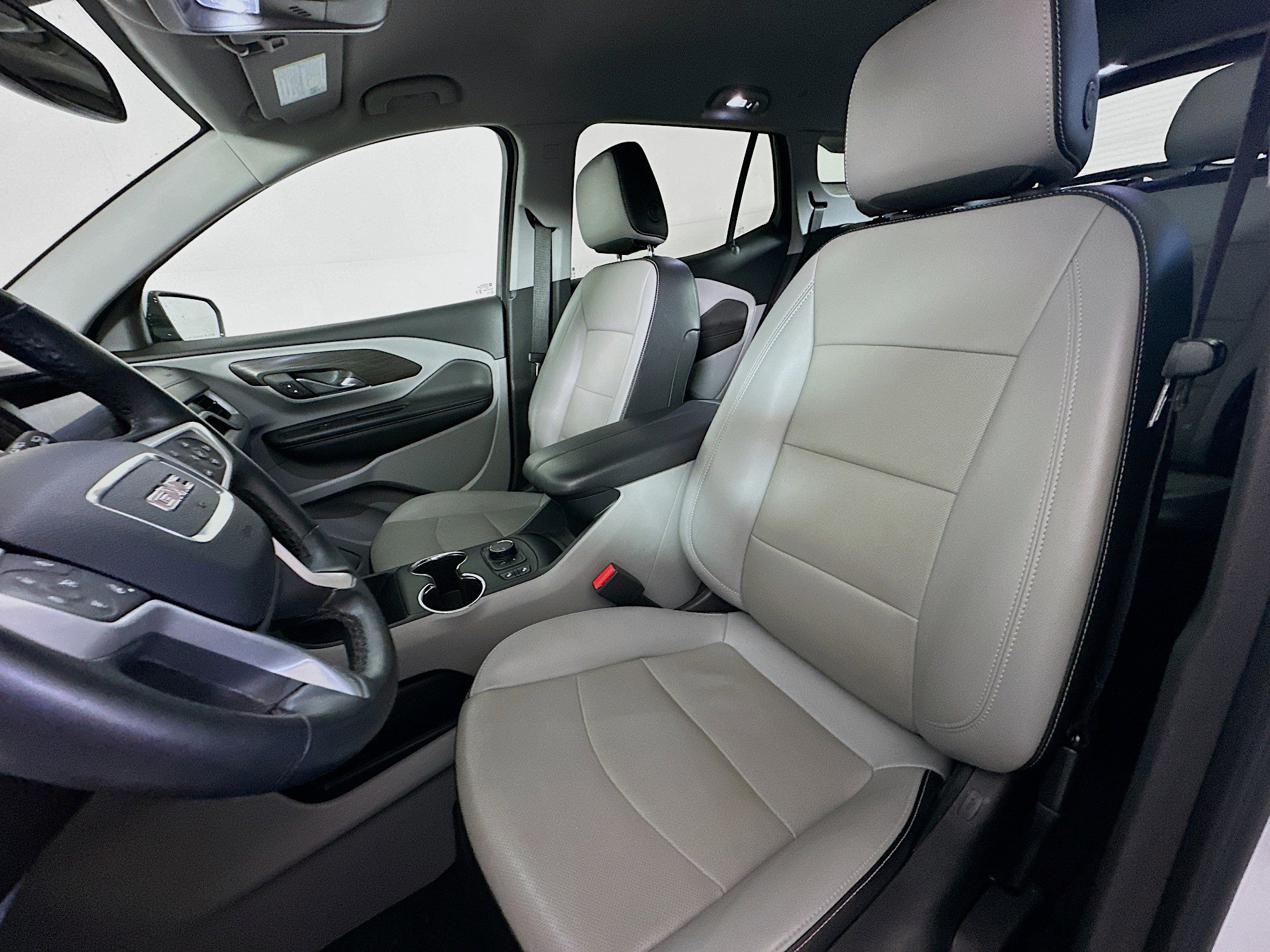 Used 2023 GMC Terrain SLT image 13