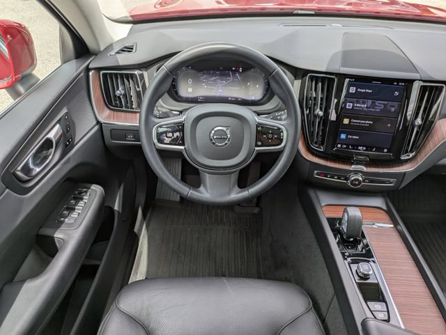 Certified 2023 Volvo XC60 B5 Plus AWD/4WD image 19