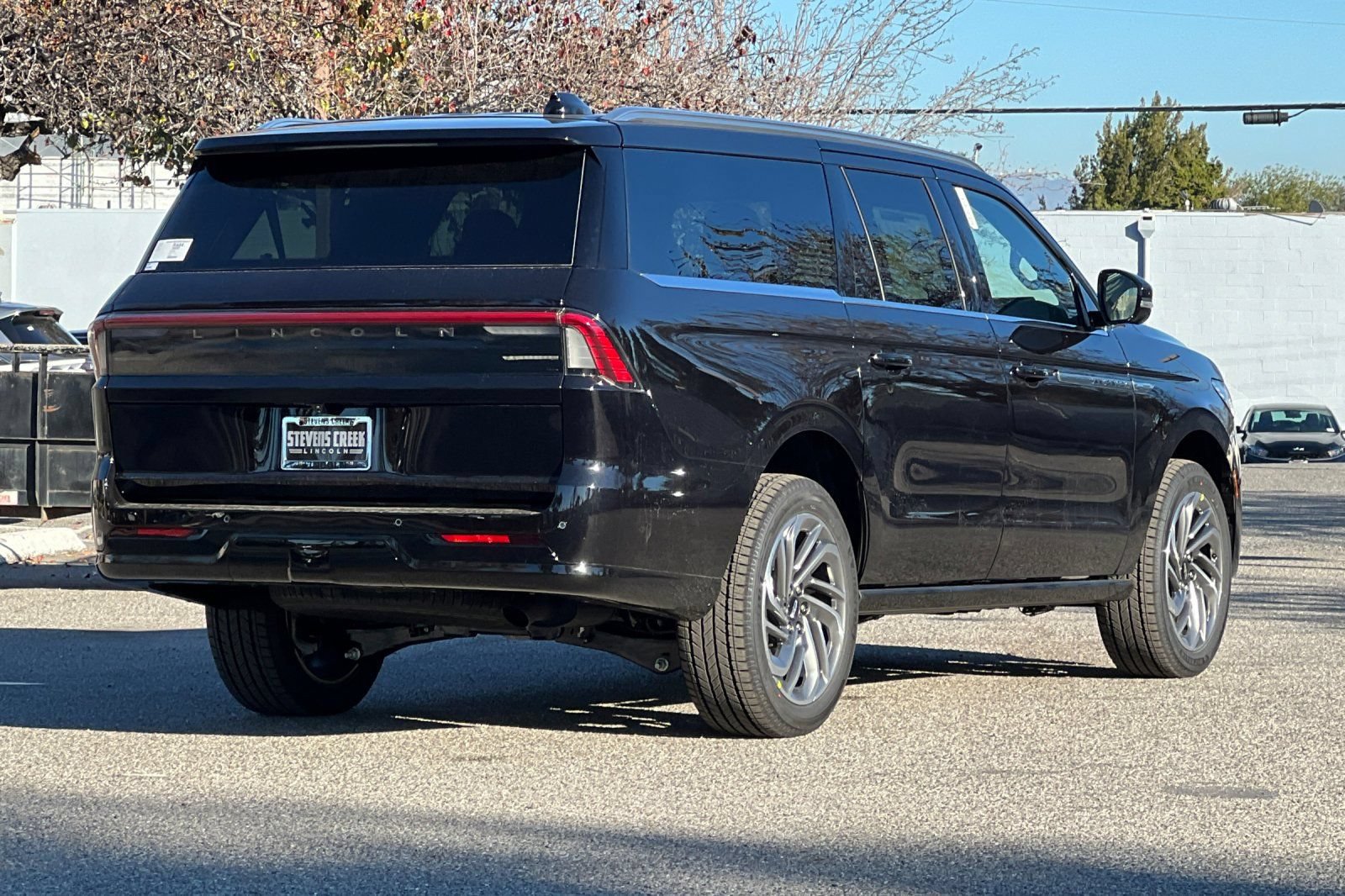 New 2026 Lincoln Navigator L Reserve AWD/4WD image 4