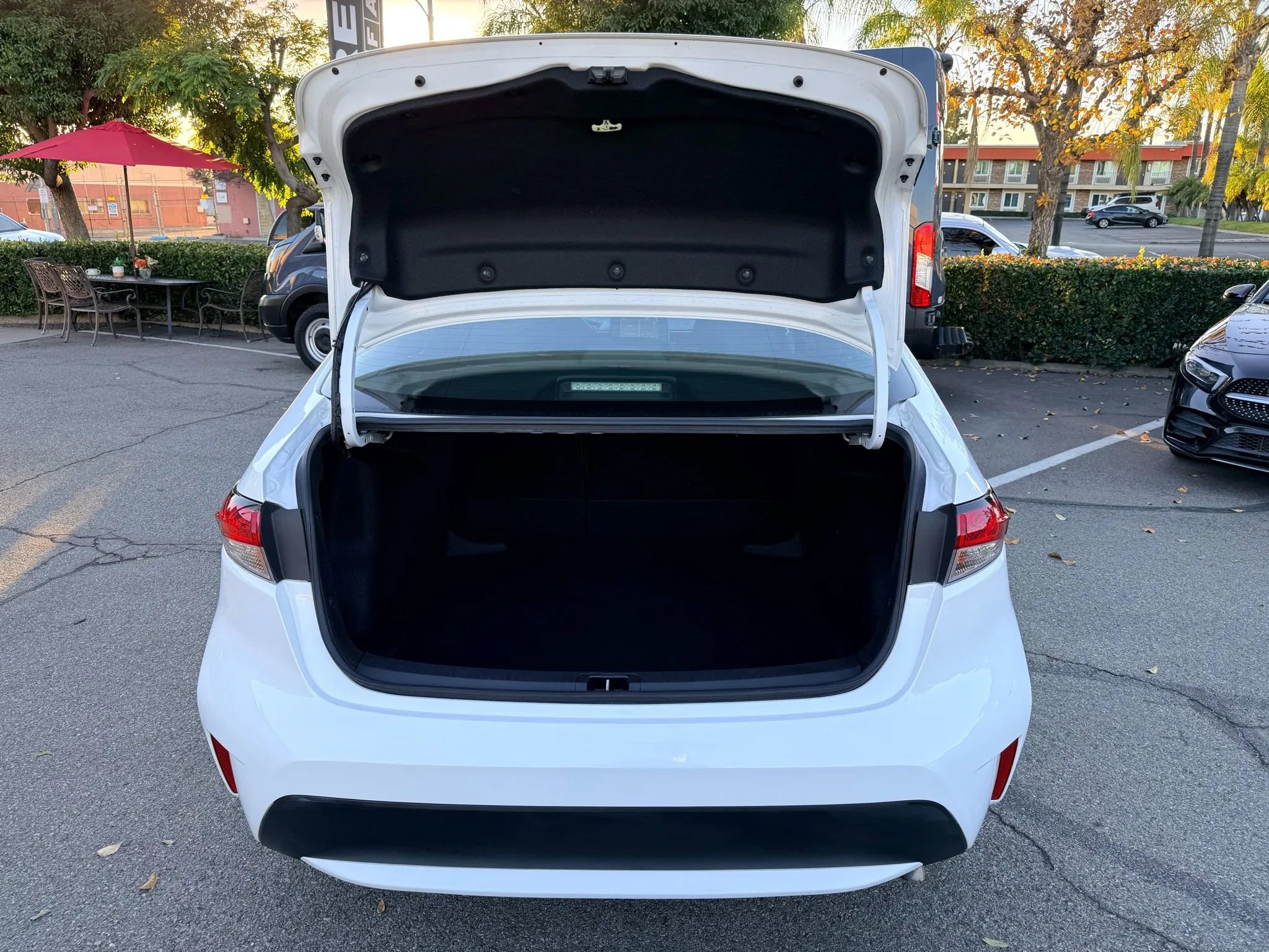 Used 2022 Toyota Corolla LE image 11