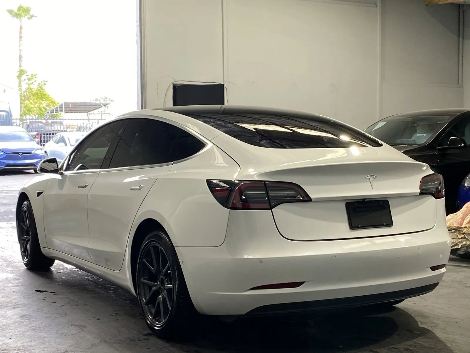 Used 2019 Tesla Model 3 Standard Range Plus image 2