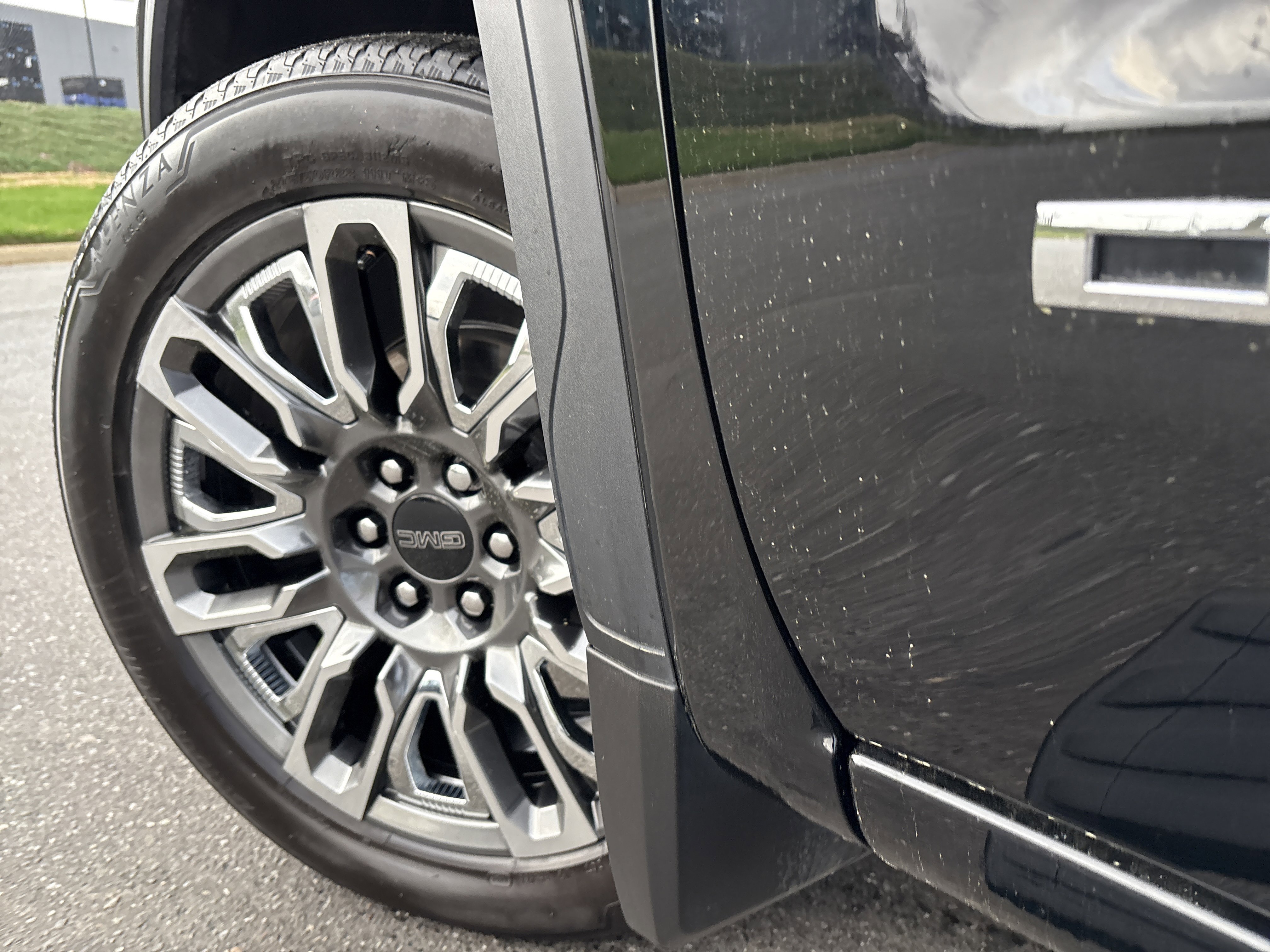 Used 2024 GMC Sierra 1500 Denali Ultimate image 12