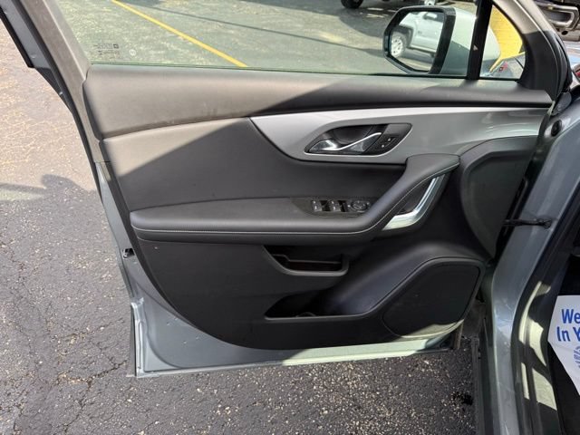 Used 2025 Chevrolet Blazer LT FWD image 16