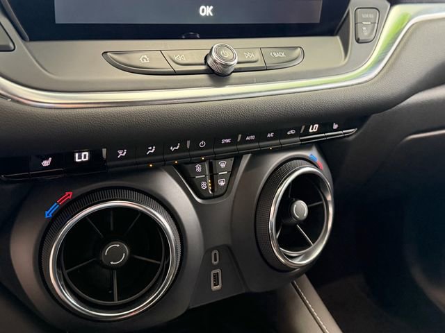 Used 2024 Chevrolet Blazer LT w/ Convenience Package FWD image 18