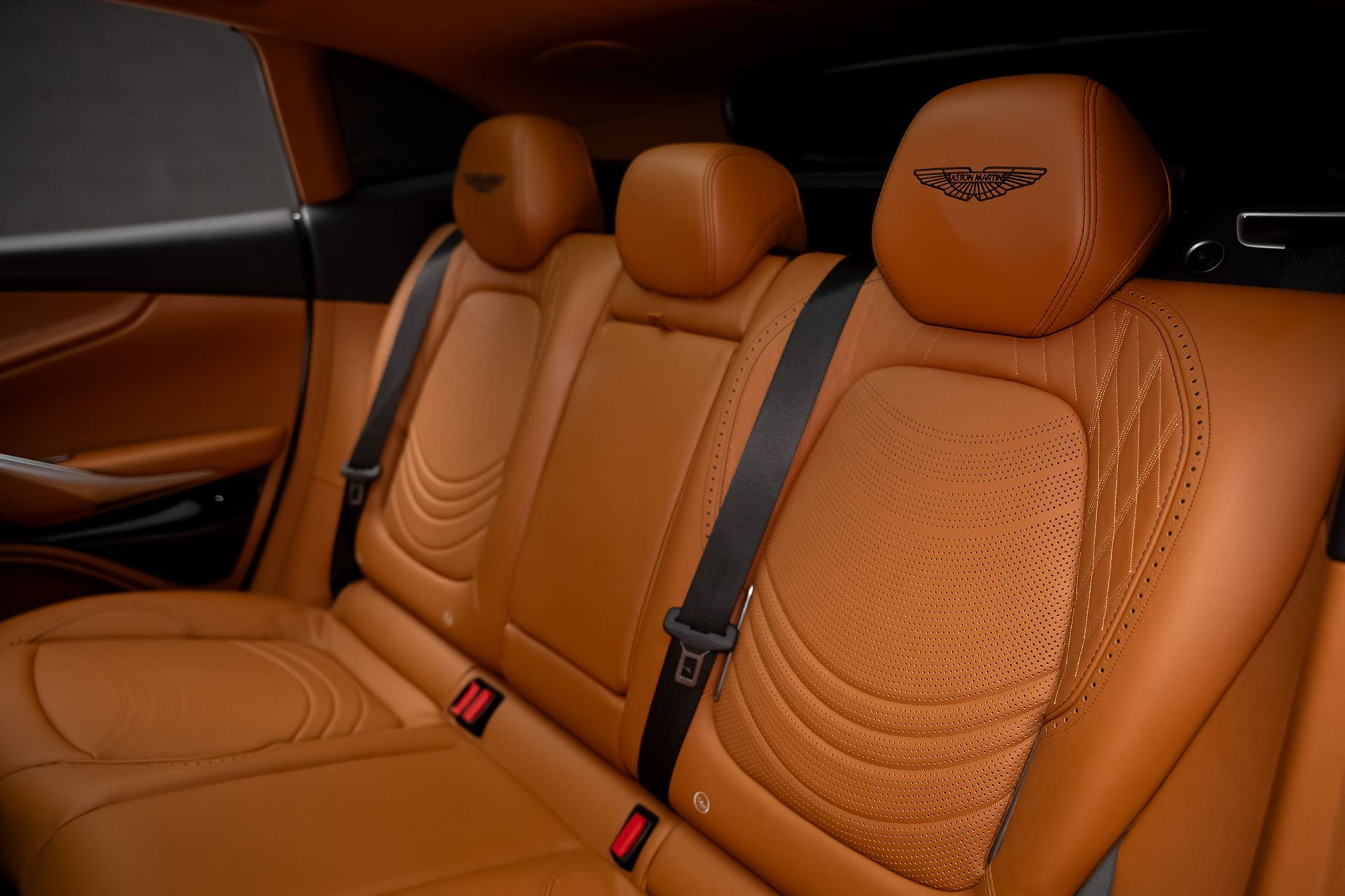 Used 2023 Aston Martin DBX AWD/4WD image 66