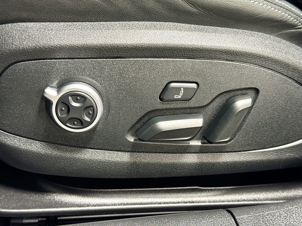 Used 2023 Audi S4 Premium Plus w/ Premium Plus Package image 21
