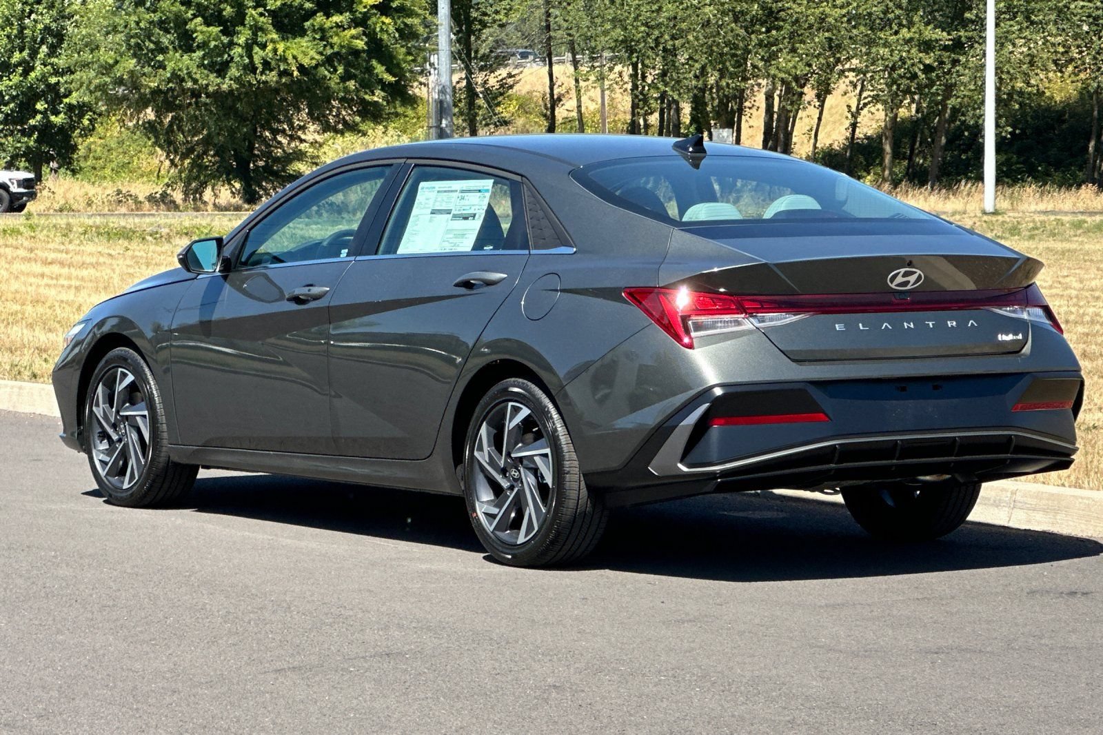 New 2026 Hyundai Elantra Limited FWD image 5