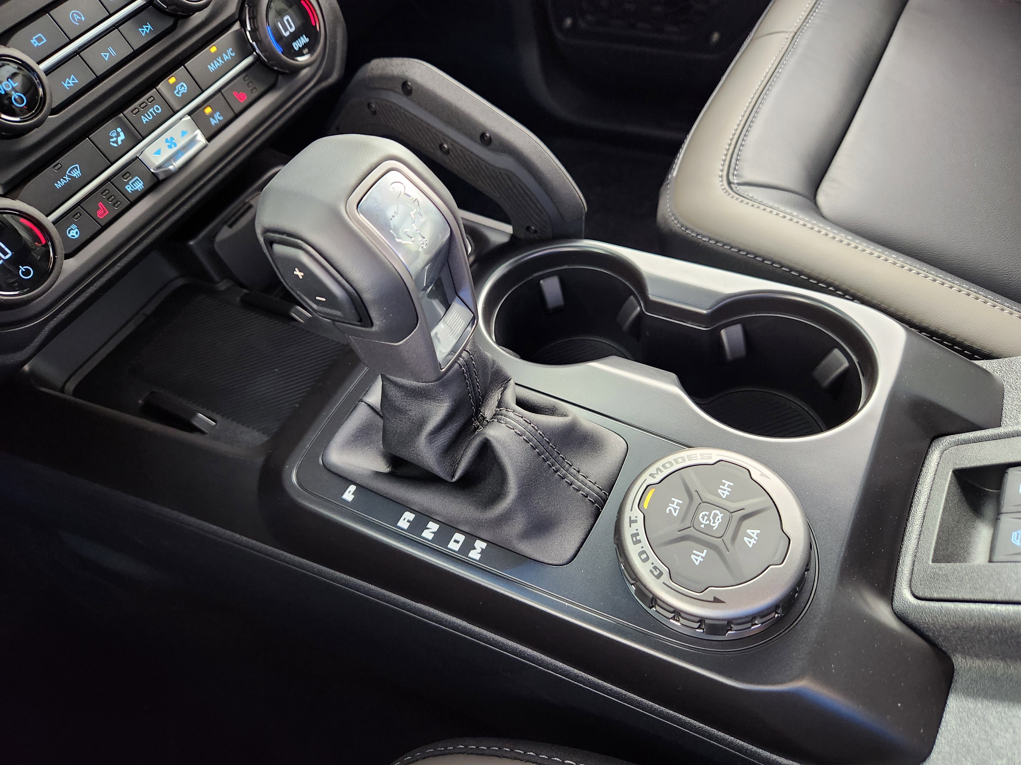 New 2026 Ford Bronco Outer Banks w/ Sasquatch Package AWD/4WD image 25