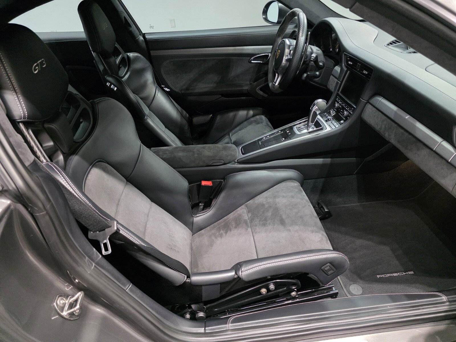 Used 2015 Porsche 911 GT3 image 21