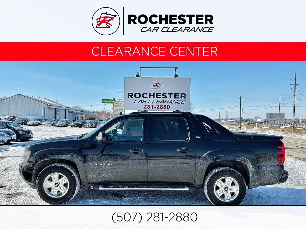Used 2012 Chevrolet Avalanche LT image 1