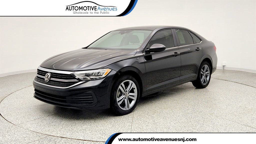 Used 2023 Volkswagen Jetta SE w/ Panoramic Sunroof Package