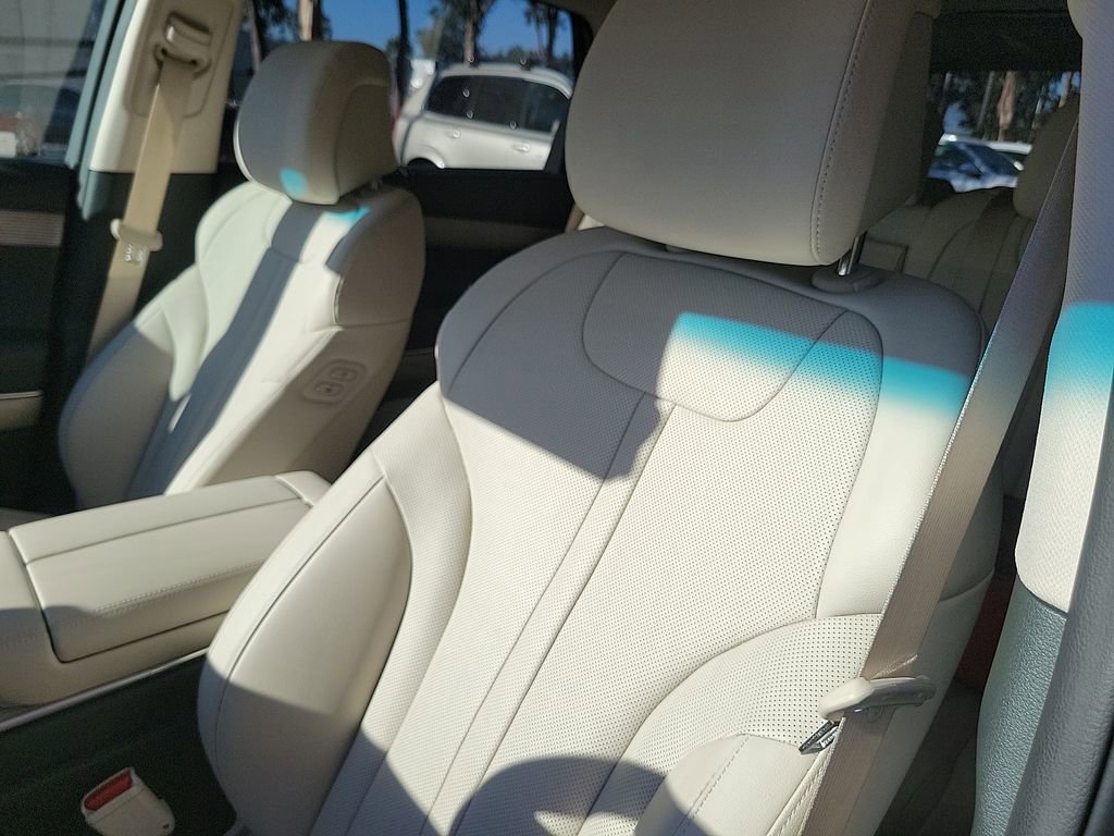 Used 2025 Genesis GV80 2.5T Advanced image 18