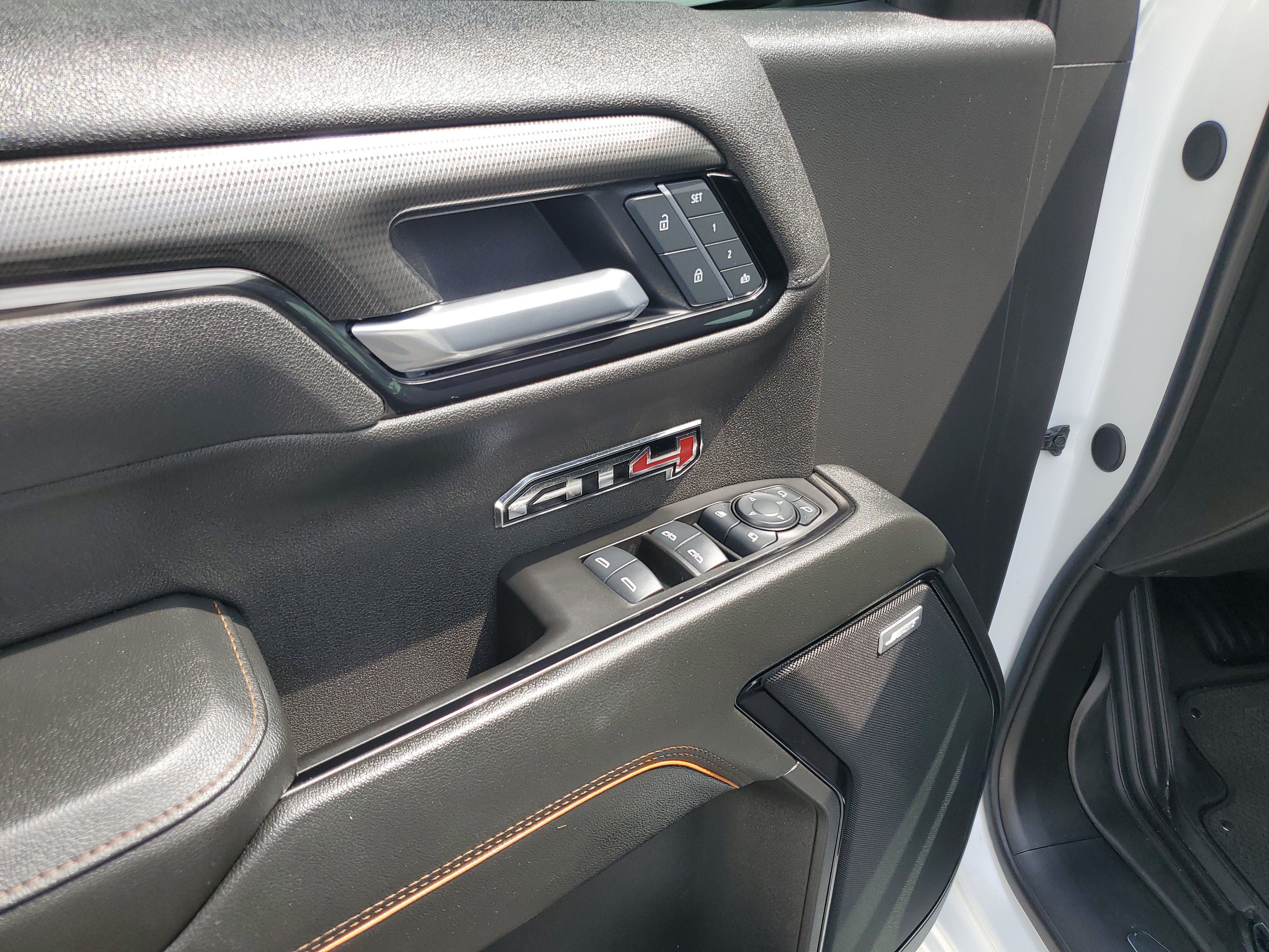 Used 2025 GMC Sierra 1500 AT4 w/ AT4 Premium Package AWD/4WD image 19