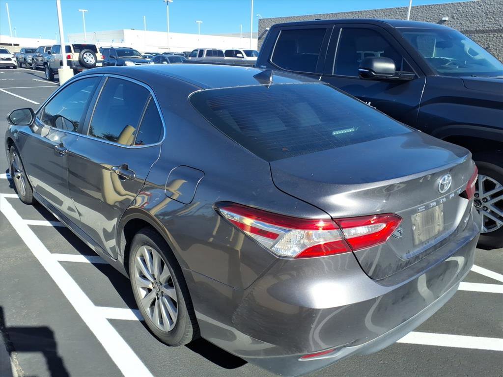 Used 2020 Toyota Camry LE image 4