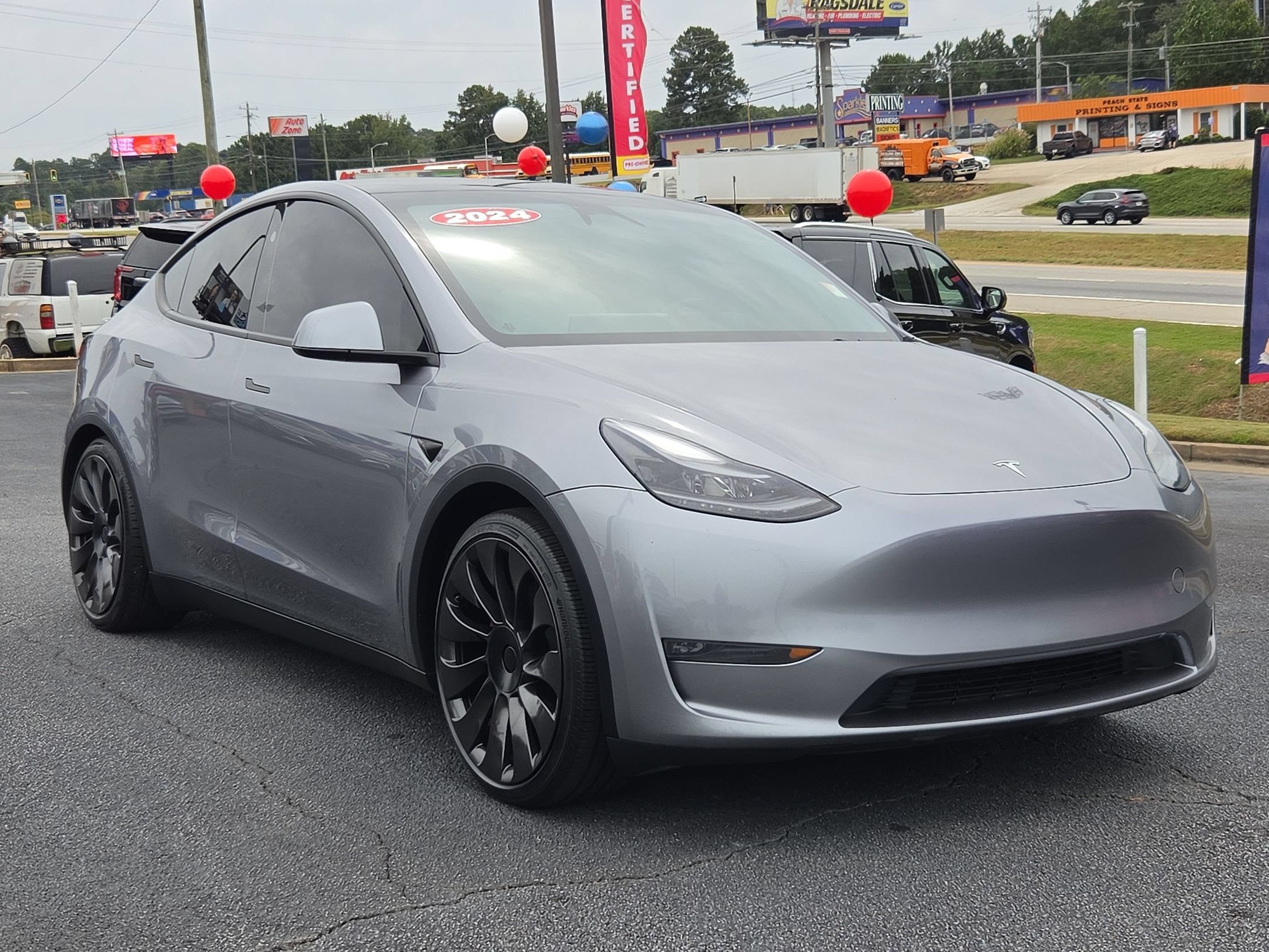 Used 2024 Tesla Model Y Performance AWD/4WD image 3