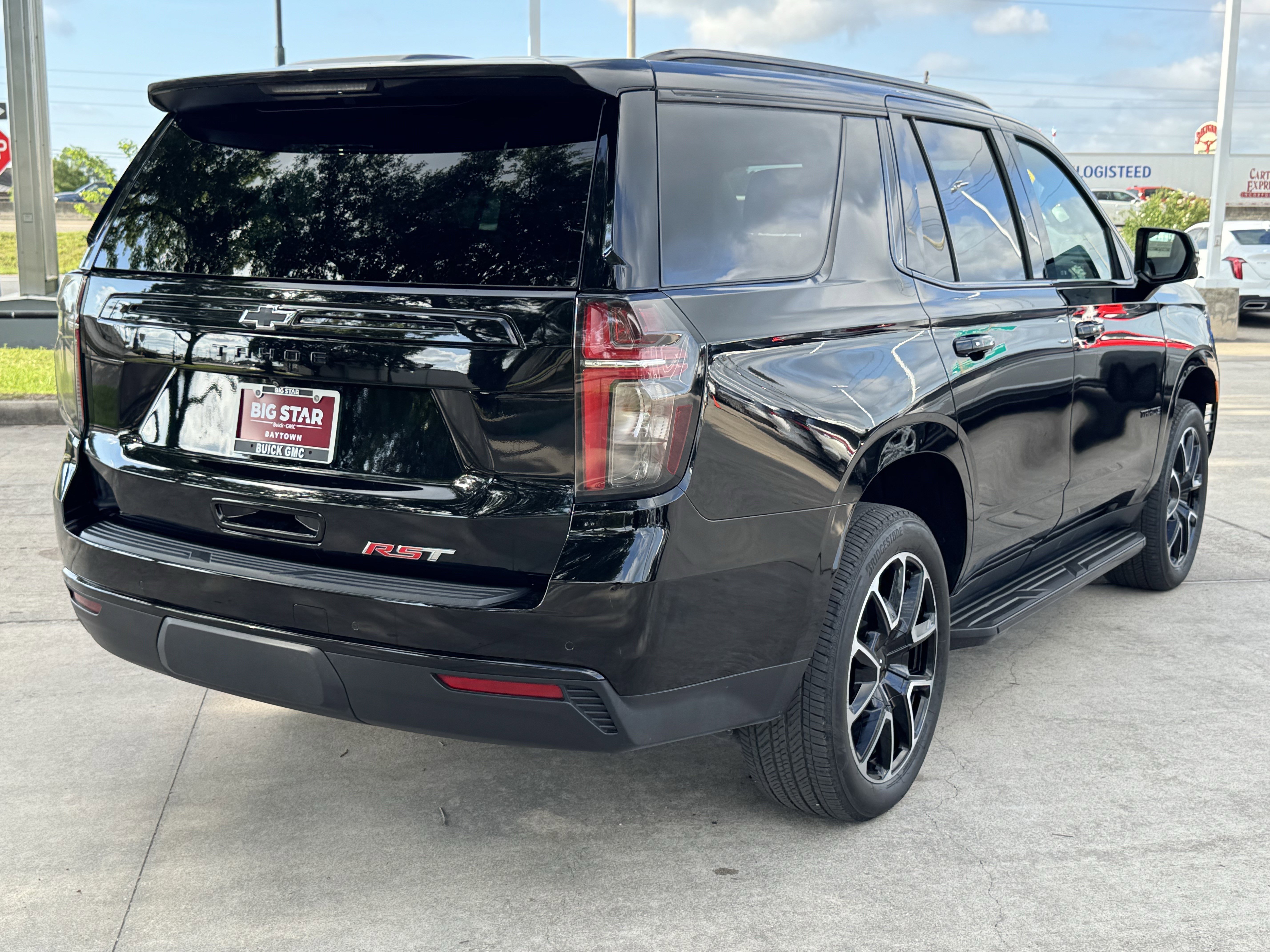 Used 2024 Chevrolet Tahoe RST w/ Luxury Package AWD/4WD image 8