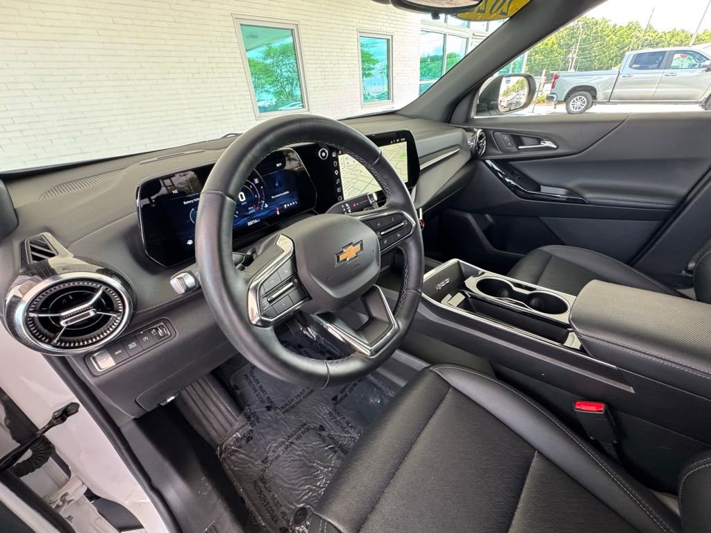Used 2025 Chevrolet Equinox LT w/ Convenience Package II AWD/4WD image 13