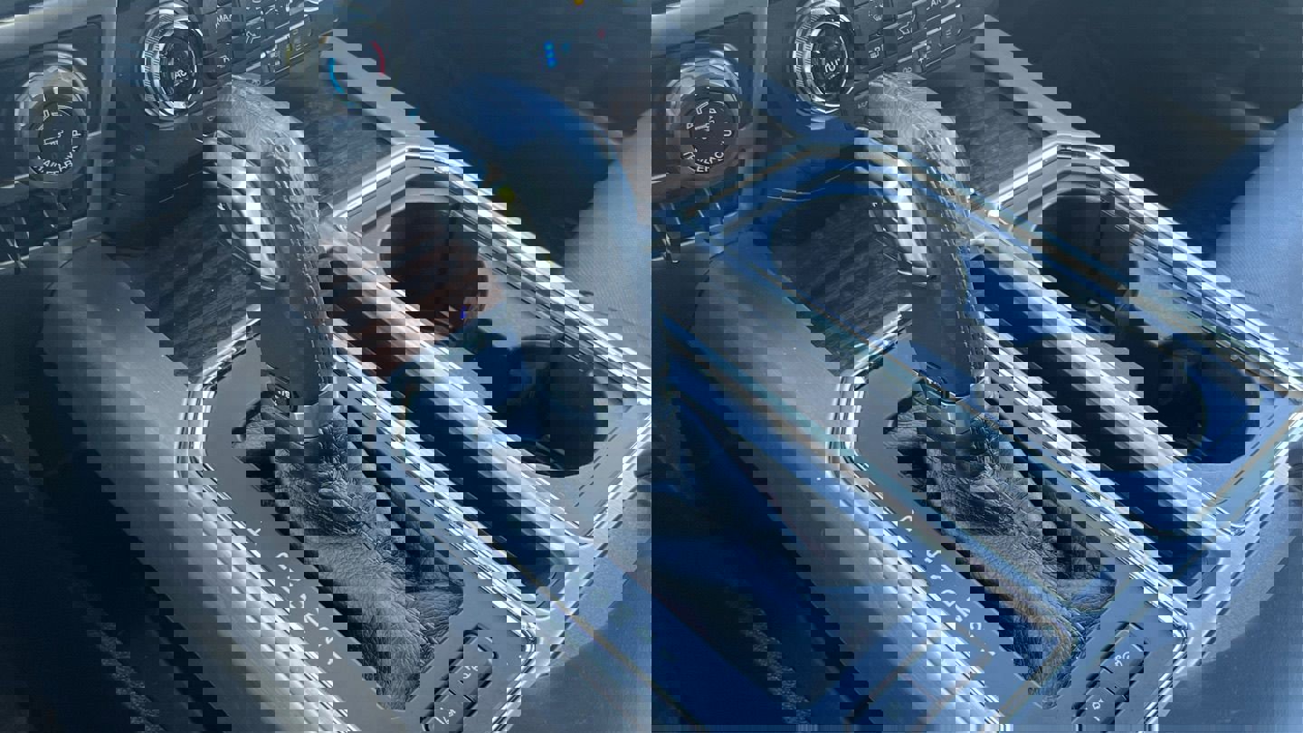 Used 2016 Ford F150 Platinum w/ Equipment Group 701A Luxury AWD/4WD image 37