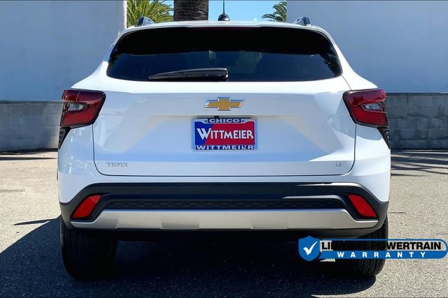 New 2025 Chevrolet Trax LT w/ Driver Confidence Package FWD image 5