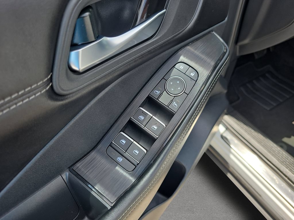 Used 2024 Nissan Rogue SL FWD image 17