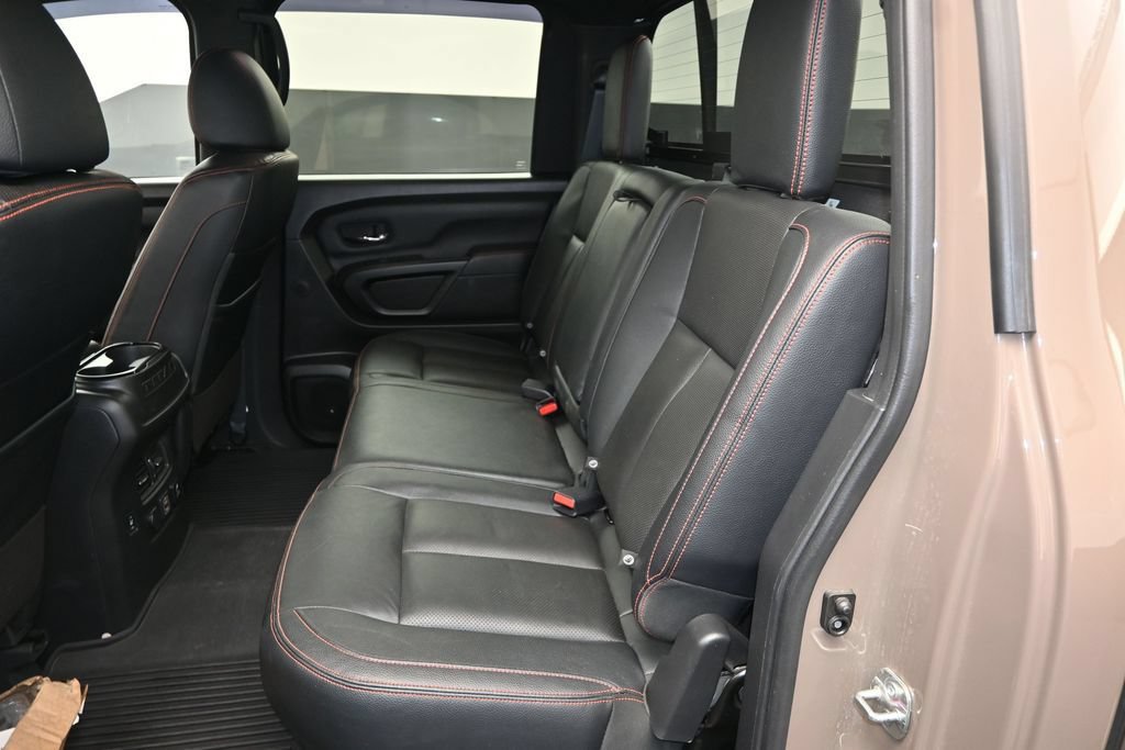 Used 2022 Nissan Titan PRO-4X w/ Pro-4x Convenience Package AWD/4WD image 17