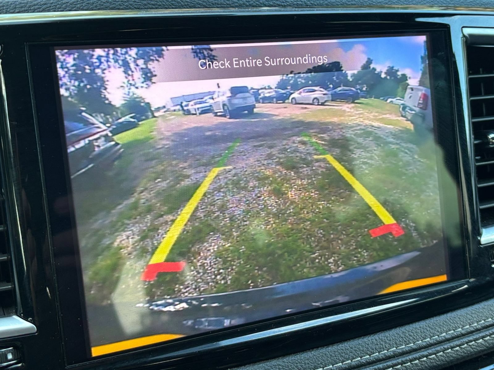 Used 2025 Chrysler Pacifica Limited FWD image 26