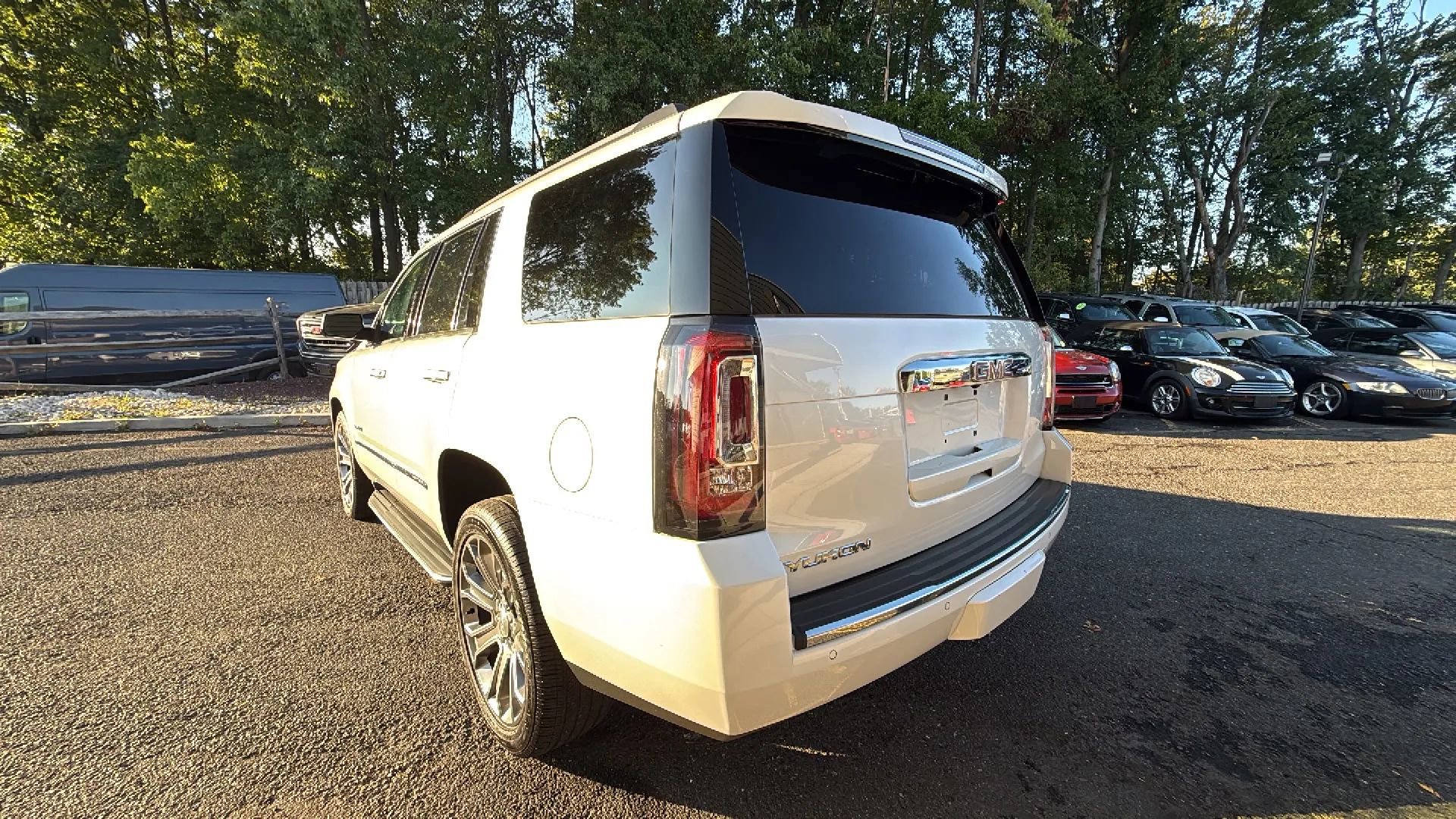 Used 2016 GMC Yukon Denali w/ Open Road Package image 4