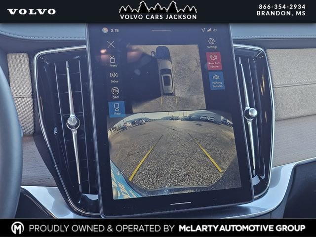 New 2026 Volvo XC90 B6 Plus w/ Protection Package Premier image 8