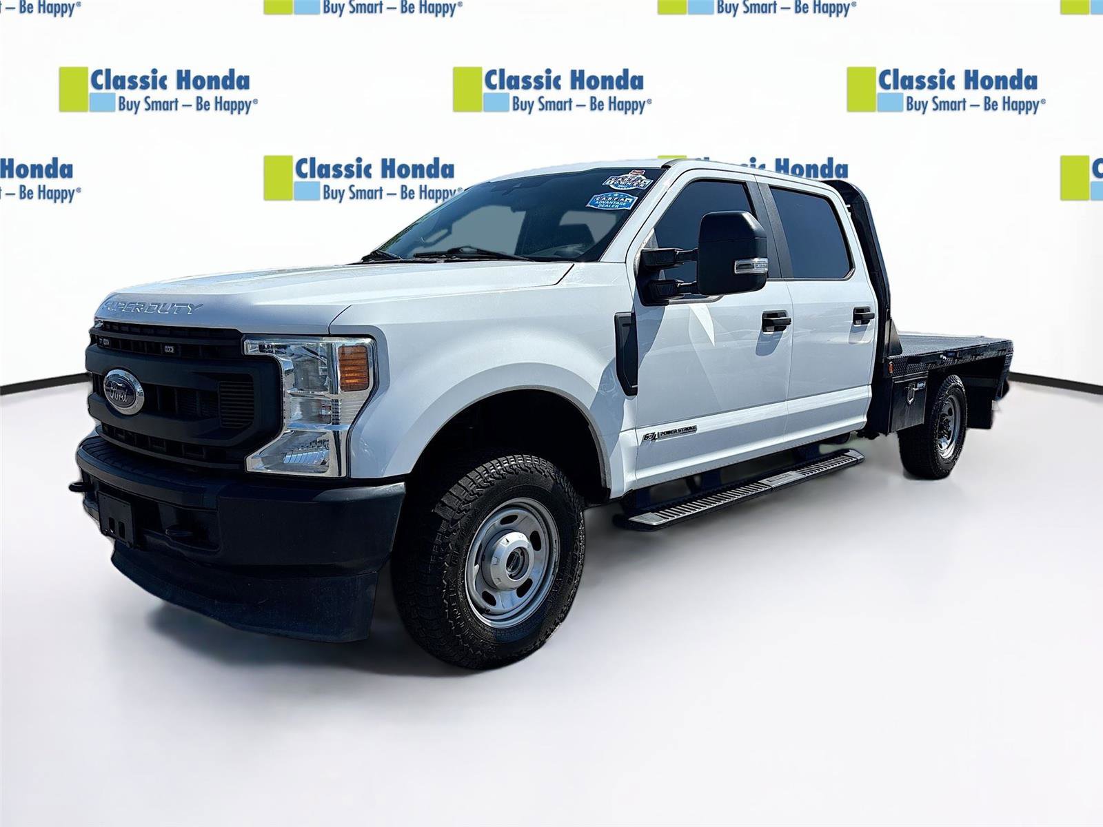 Used 2022 Ford F250 XL w/ Power Equipment Group AWD/4WD image 3
