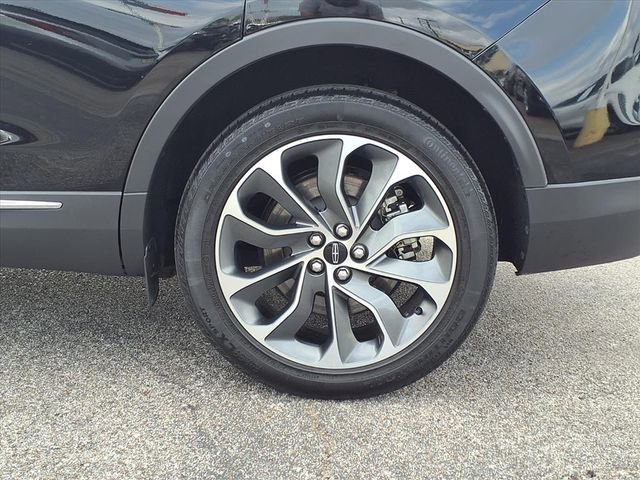 Certified 2023 Lincoln Nautilus Reserve image 25