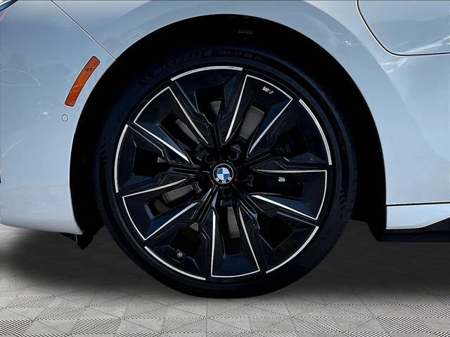 Used 2025 BMW 750e xDrive w/ Premium Package AWD/4WD image 34