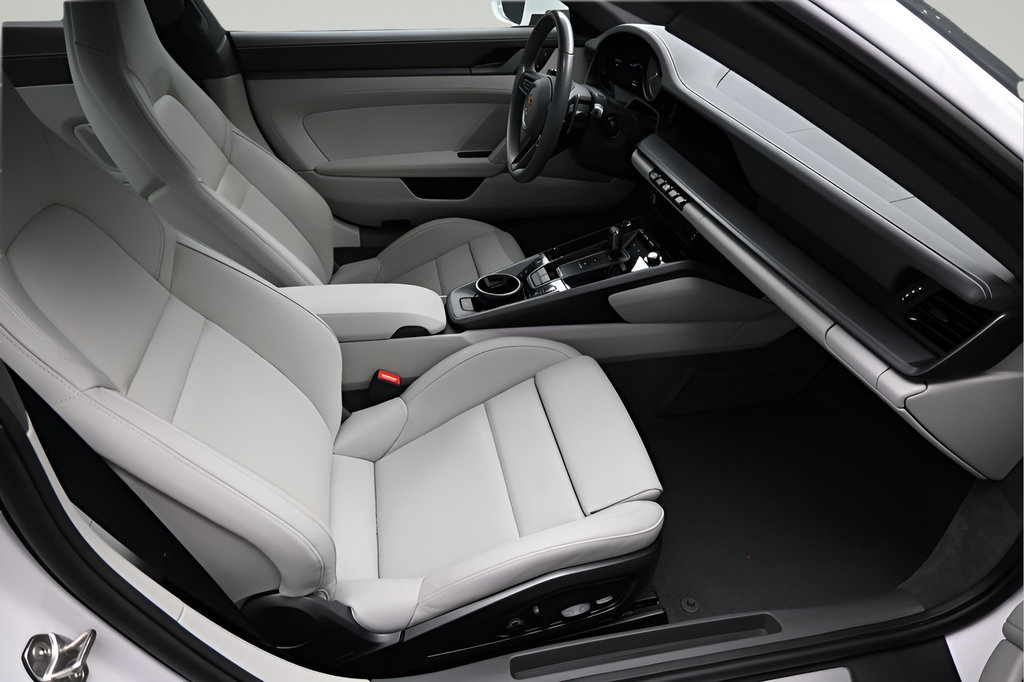 Certified 2024 Porsche 911 Carrera RWD image 10
