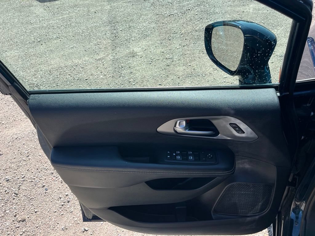 Used 2025 Chrysler Pacifica Select FWD image 19