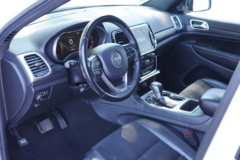 Used 2019 Jeep Grand Cherokee Altitude AWD/4WD image 11