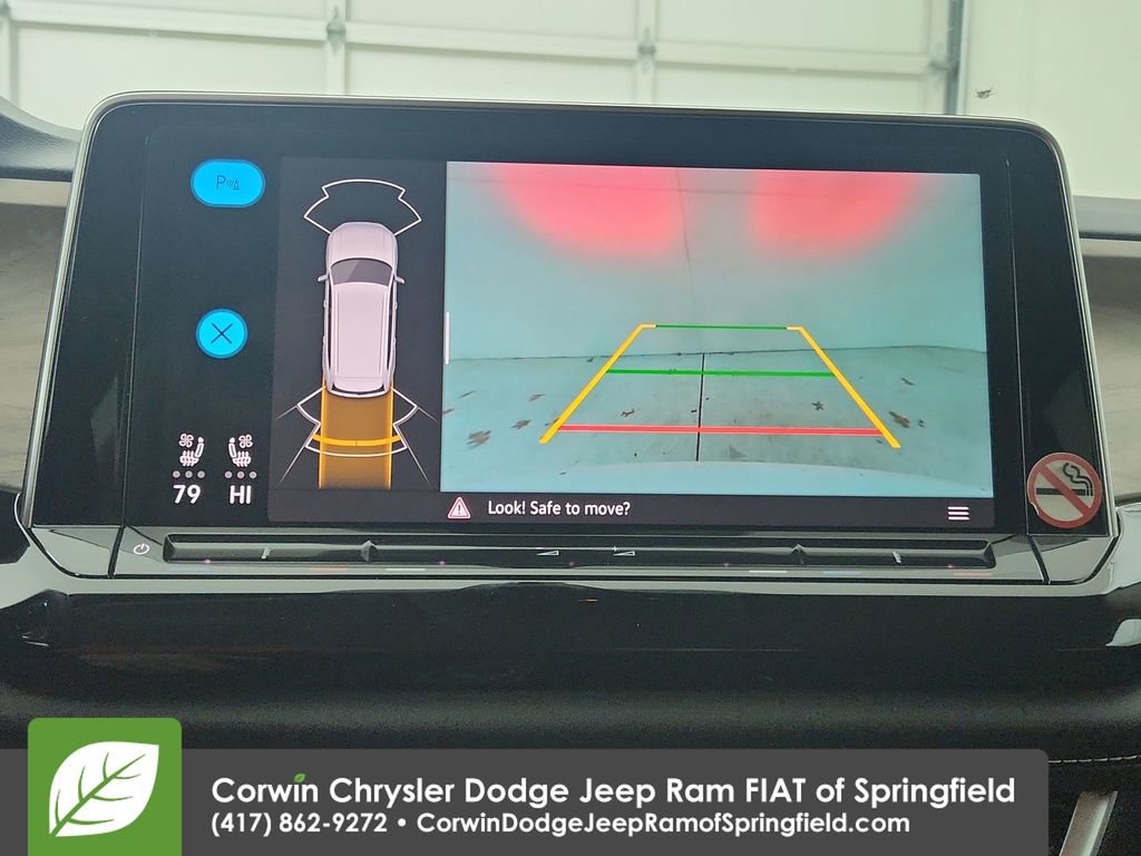 Used 2025 Volkswagen Atlas SE image 25