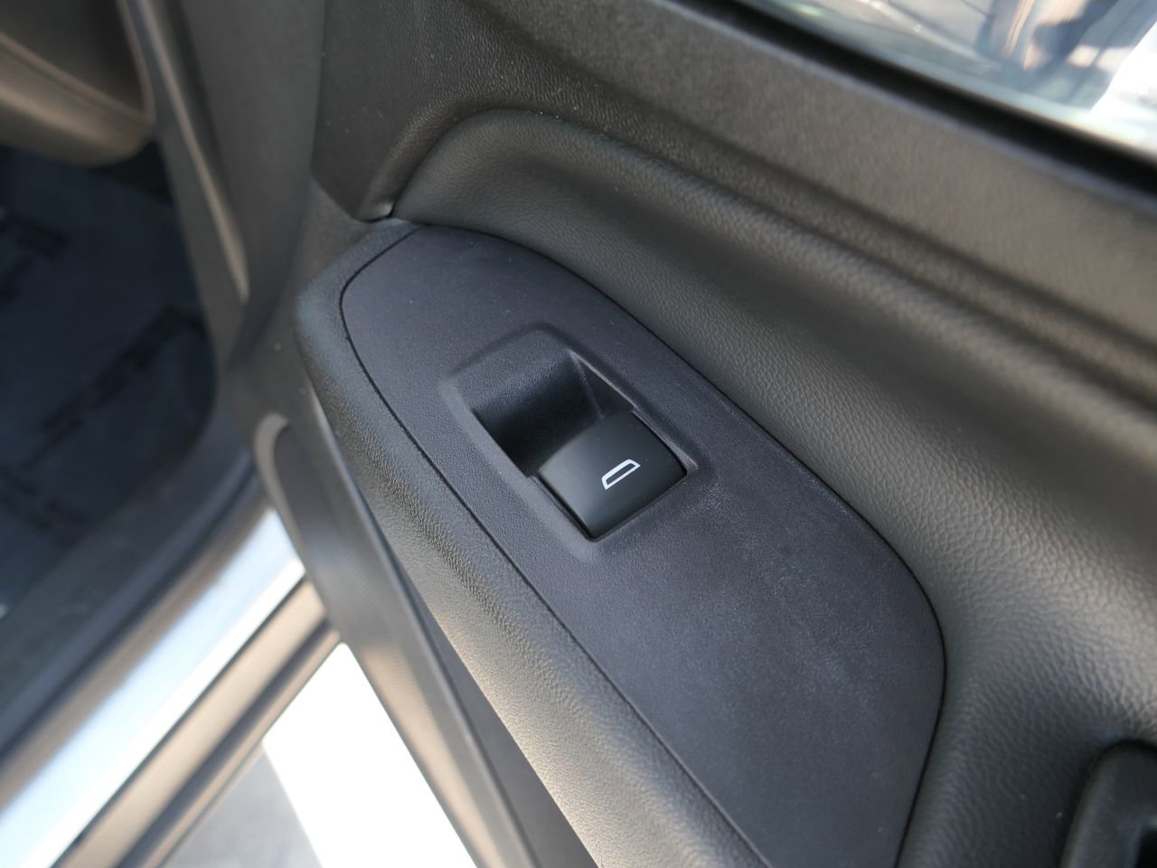 Used 2020 Chevrolet Equinox LT image 25