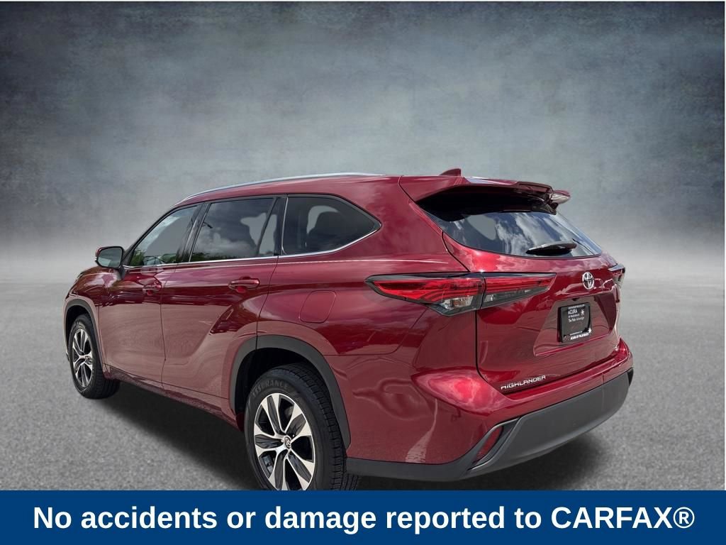 Used 2020 Toyota Highlander XLE FWD image 2