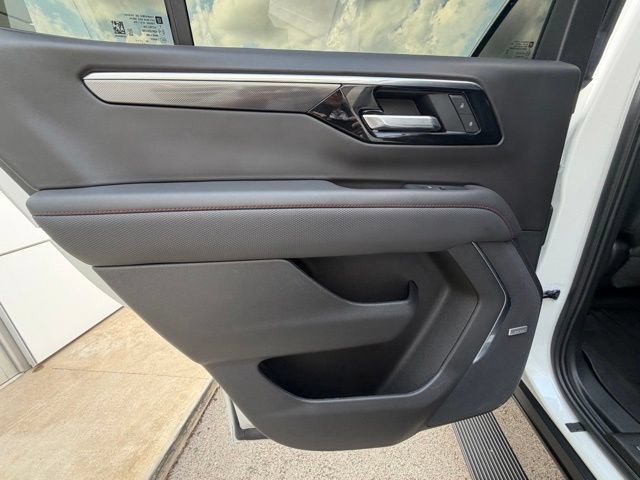 Used 2025 Chevrolet Tahoe RST w/ Comfort Package AWD/4WD image 15