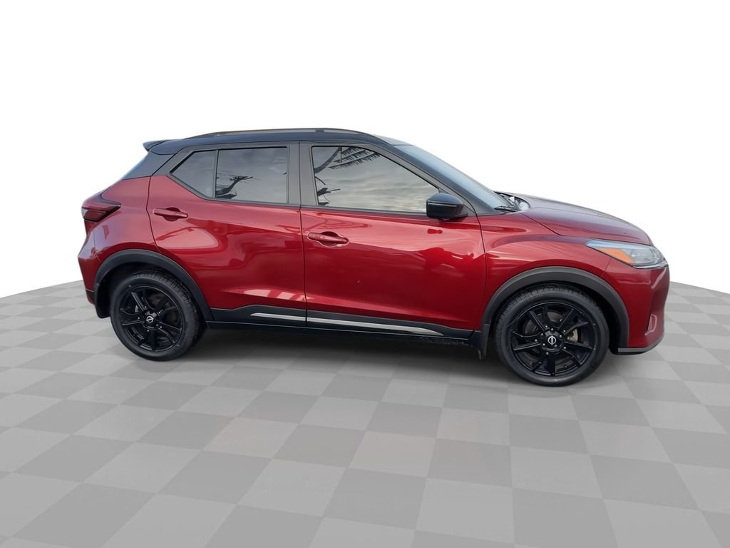 Used 2022 Nissan Kicks SR w/ Premium Package image 10