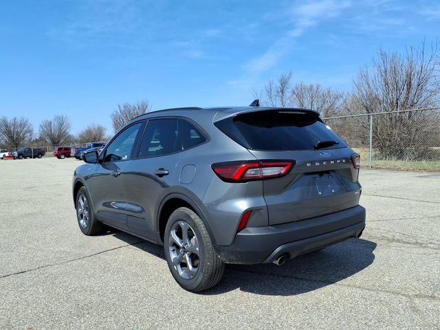 Certified 2025 Ford Escape ST-Line AWD/4WD image 8