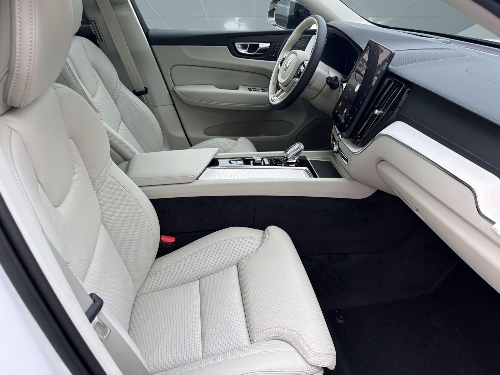 New 2026 Volvo XC60 T8 Ultra w/ Climate Package AWD/4WD image 23