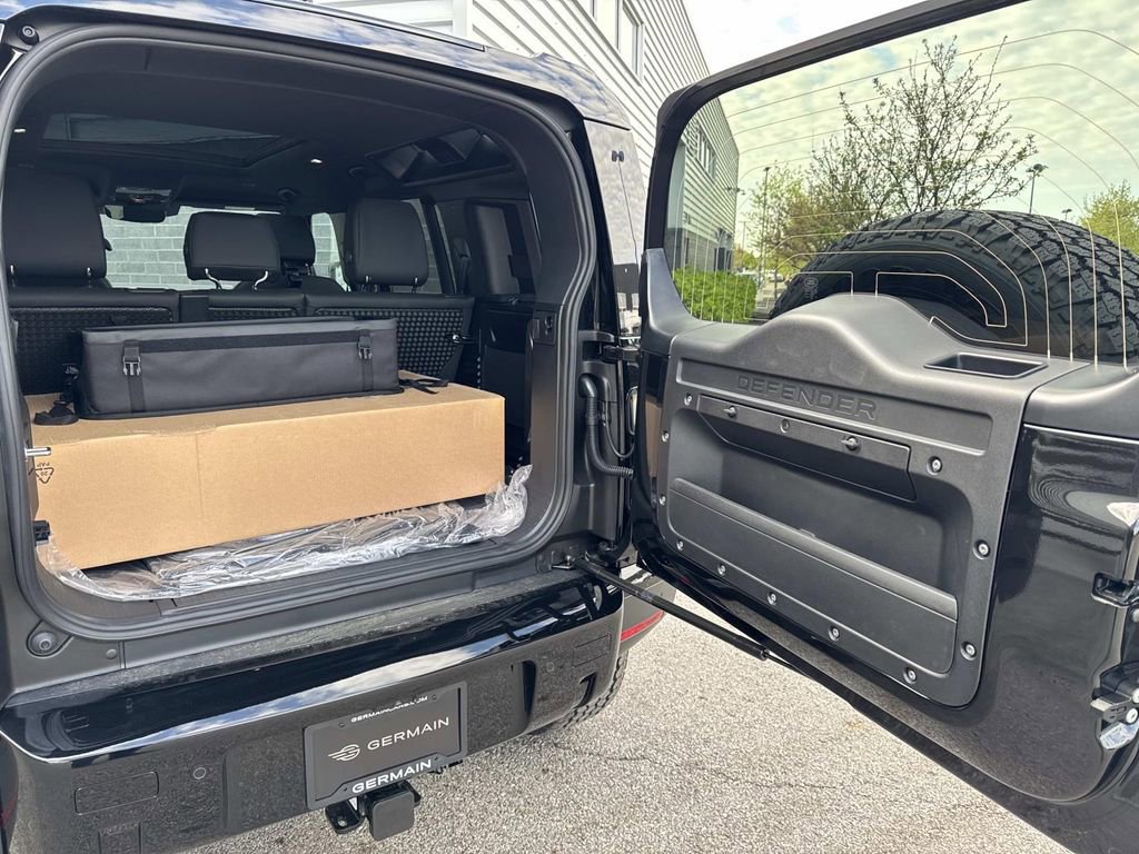New 2026 Land Rover Defender 110 S AWD/4WD image 6