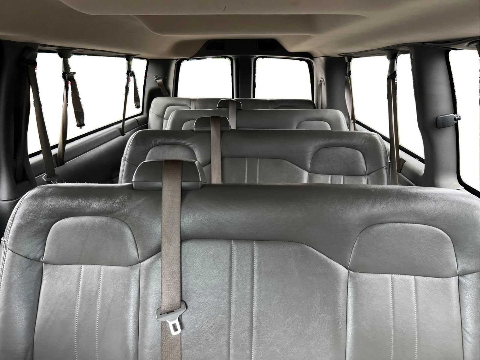 Used 2022 Chevrolet Express 3500 LS RWD image 19