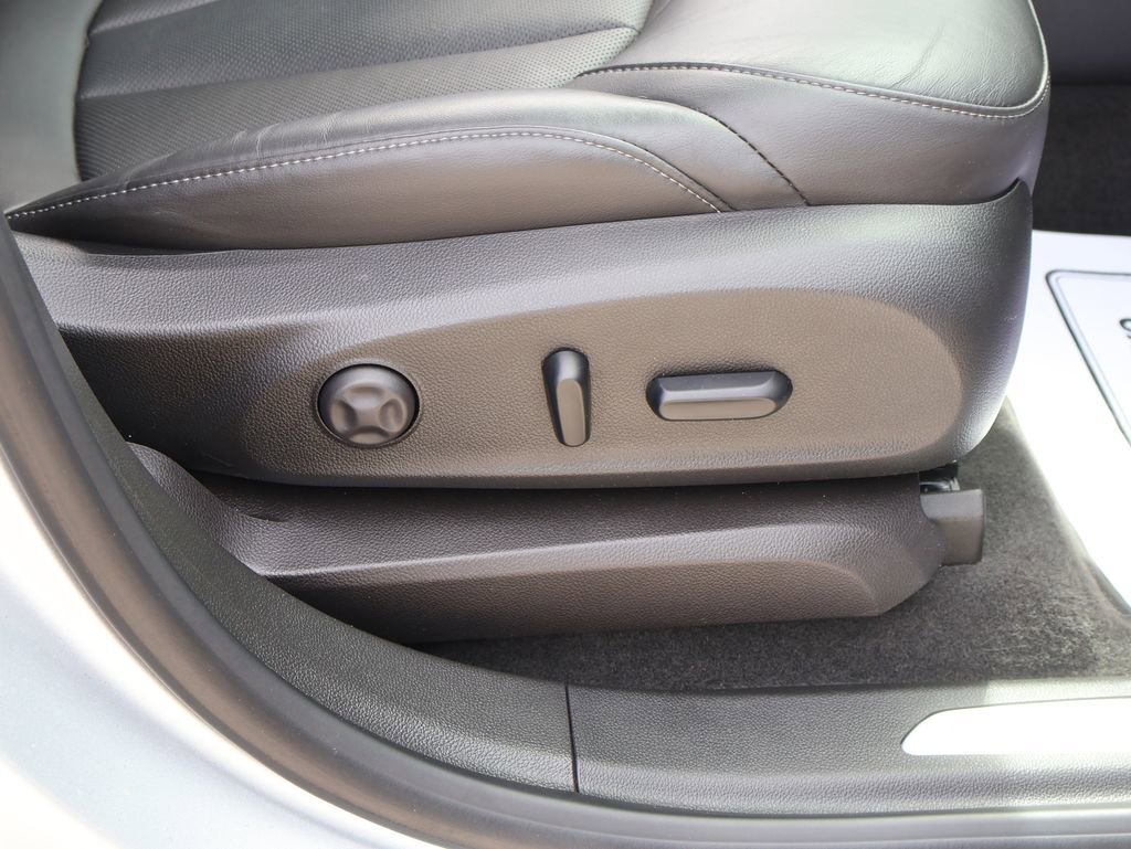 Used 2019 Buick Envision Essence FWD image 10