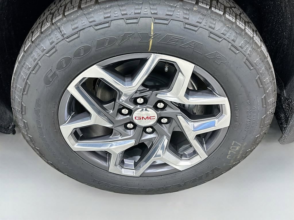 New 2026 GMC Sierra 1500 SLE w/ Preferred Package AWD/4WD image 32