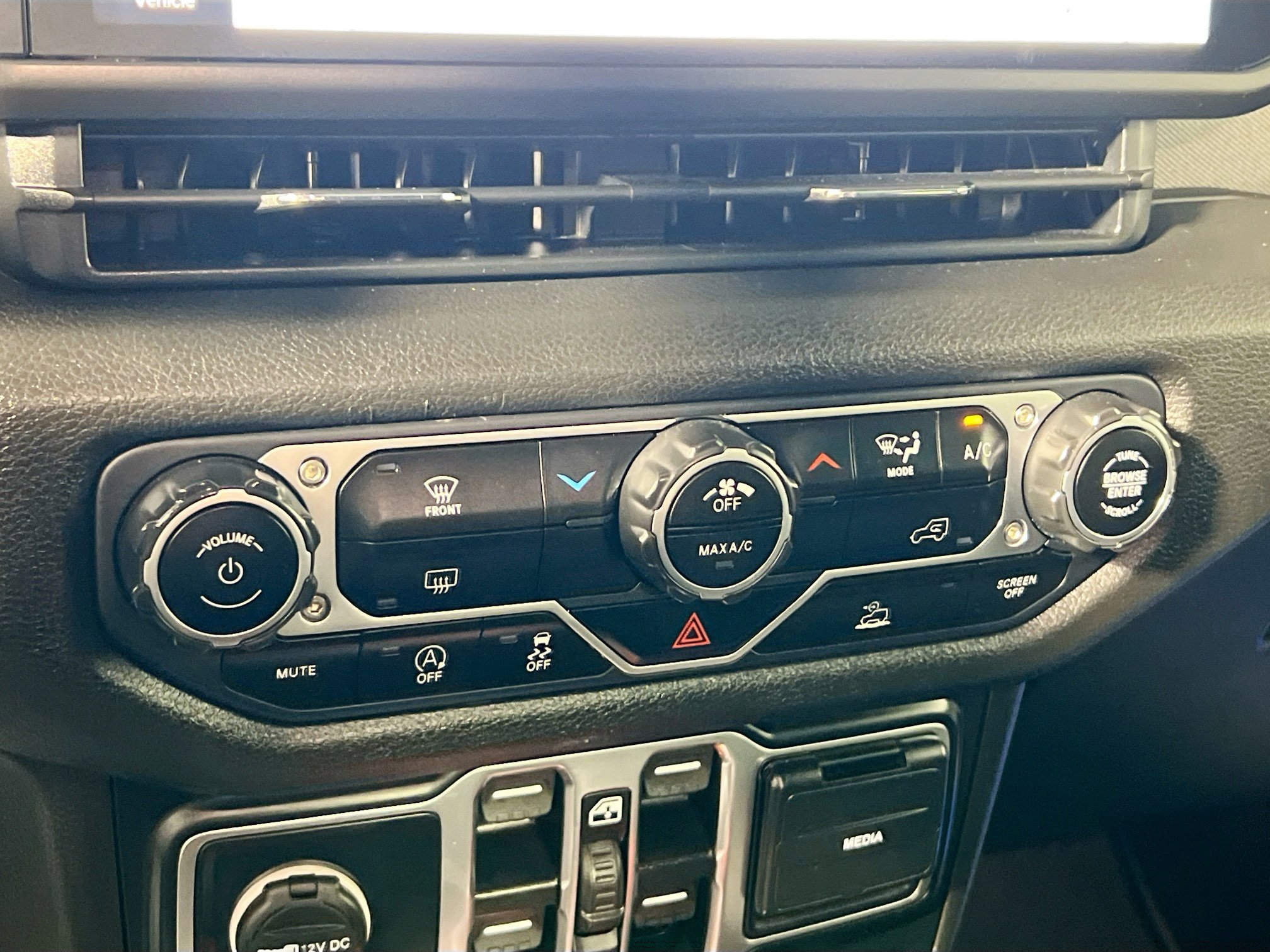 Used 2024 Jeep Gladiator Sport image 27