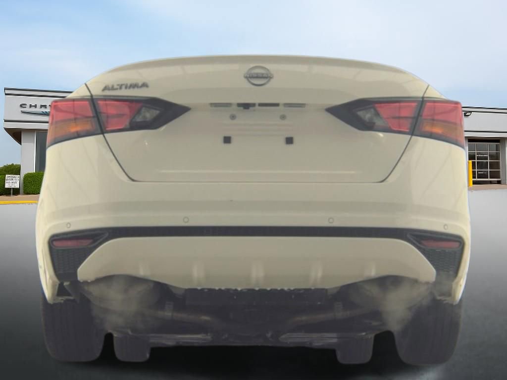 Used 2025 Nissan Altima 2.5 SV image 8