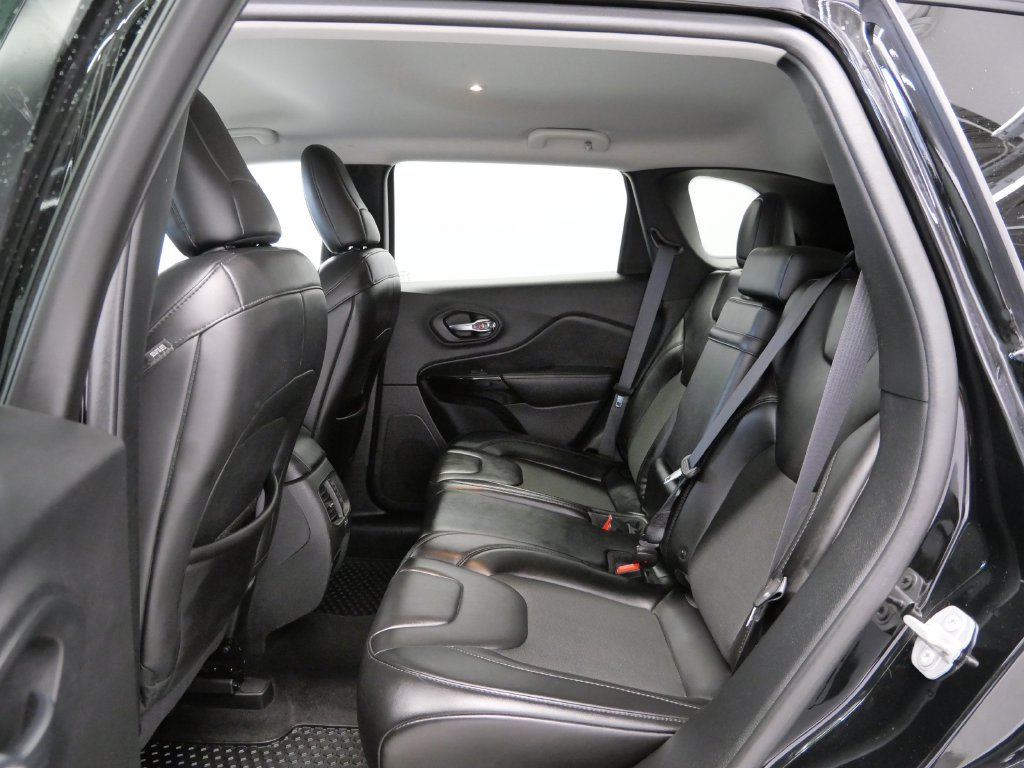 Certified 2019 Jeep Cherokee Latitude Plus AWD/4WD image 14